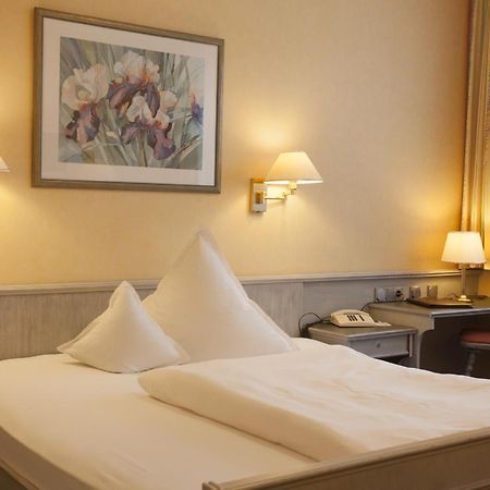Hotel Garni Fuerst Von Waldeck Willingen  Esterno foto