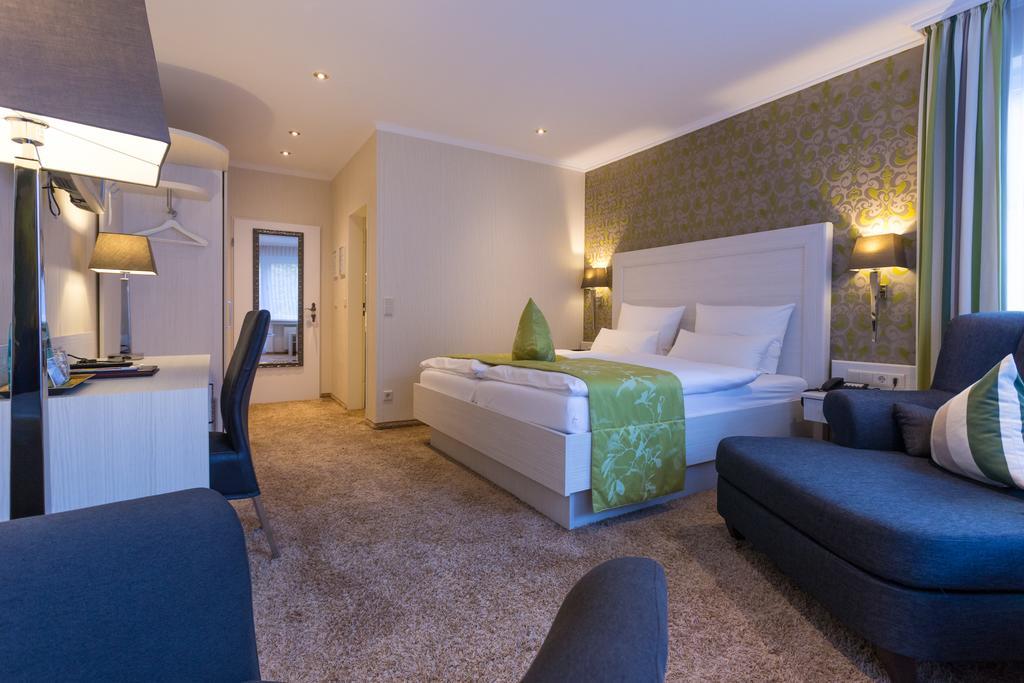 Hotel Garni Fuerst Von Waldeck Willingen  Esterno foto